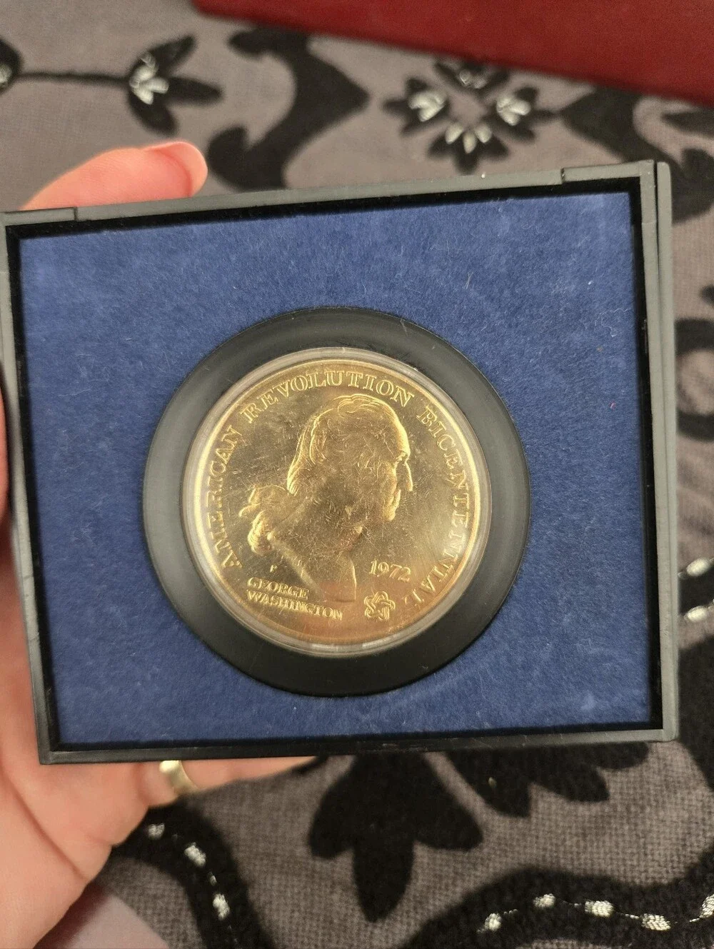 American Revolution Bicentennial Commemorative Coin - Gold Tone
